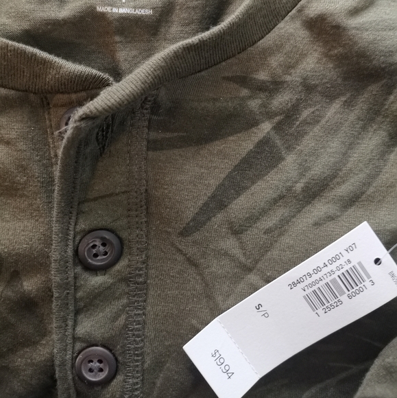 🆕 Monstera Leaf Print Short Sleeve Henley Soft Washed Tee Small Green Old Navy - Picture 4 of 6